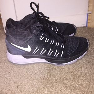 Nike odyssey zoom running shoes